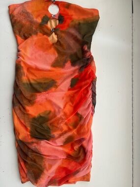 Ruched Orange Tie-Dye Bodycon Dress with Keyhole Detail